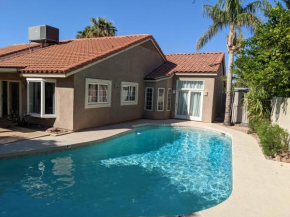 Heated Pool - Spacious, Cheerful Home 5br/3bath